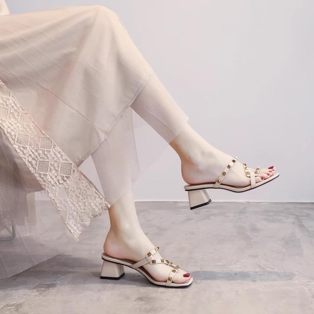 Fashion Versatile Temperament Medium Heel Slippers Women's Summer New Rivet Thick Heel High Heel Cool Slippers Women