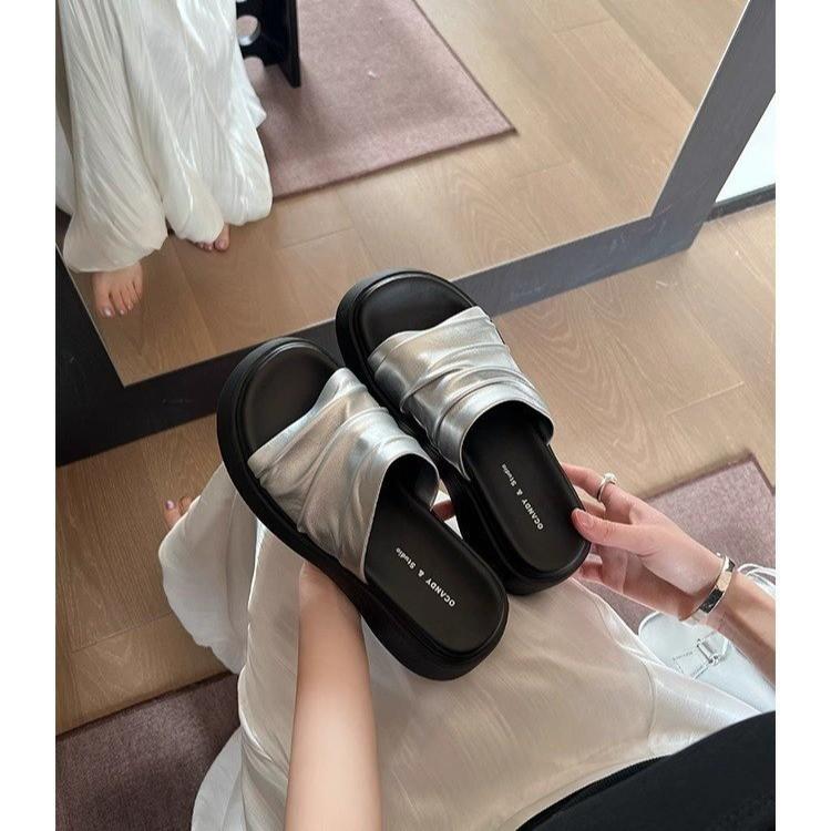 Женские шлепанцы из мятой кожи на толстой подошве, летние новинки 2025 года, универсальные, повседневные, для улицы, на танкетке, сандалии с увеличением высоты