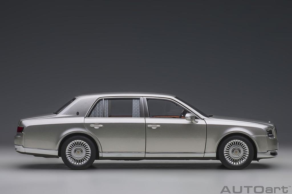 AUTOart Toyota Century Special Edition Seika Radiant Silver Metallic Готовый продукт 1/18