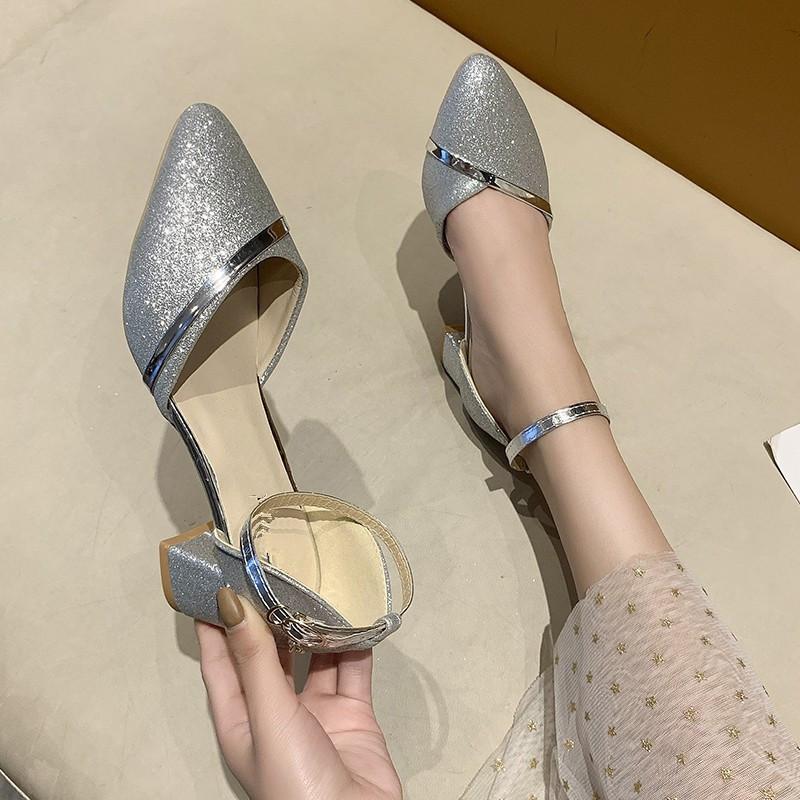 Весенняя и летняя обувь Босоножки больших размеров с острым носком на толстом квадратном каблуке Женская обувь Босоножки на одной пуговице Женская обувь