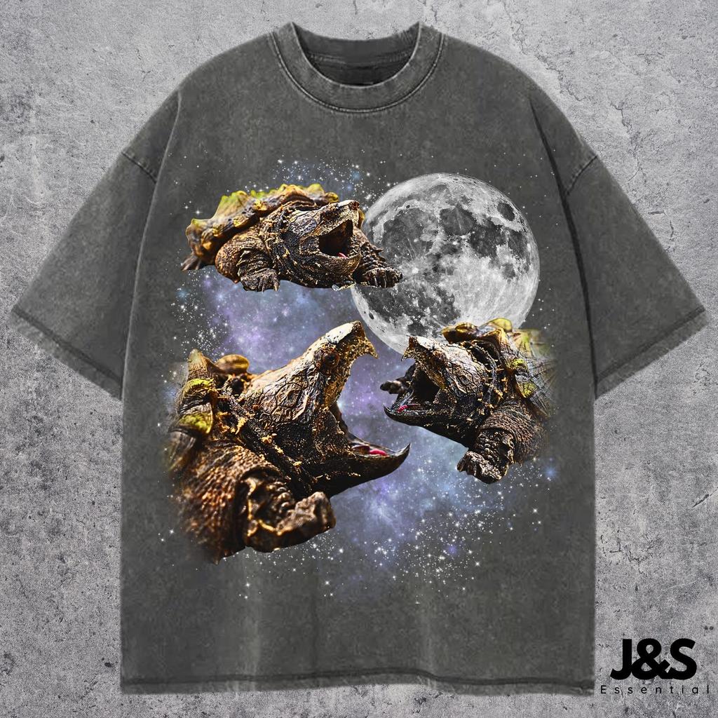 Alligator Snapping Turtle Retro Graphic T-Shirt, Vintage Moon Reptile Tee, Oversized Washed Top, Funny Nature Lover Gift, Cool Turtle
