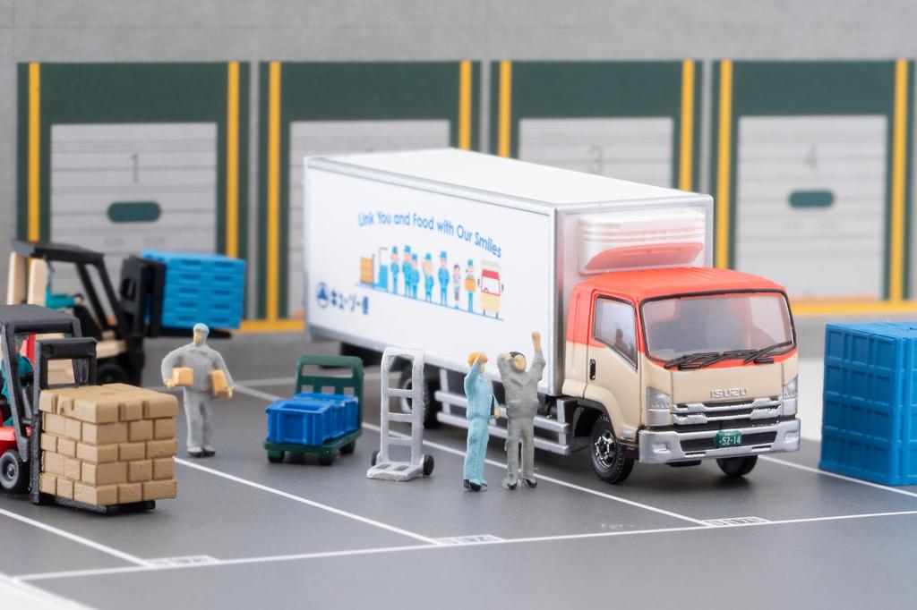 TOMYTEC The Truck Collection Truck Collection Logistics Site Truck Set B Kyuso Shipping
