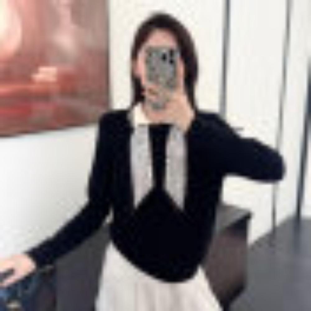 Этот осенний свитер-базовый слой с новым дизайнерским чутьем стройнит и скрывает недостатки.. Это универсальный джемпер с длинным рукавом и воротником поло для женщин