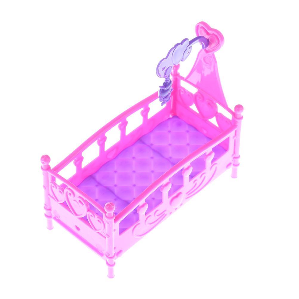 Сборная пластиковая кроватка в кукольный домик 10см