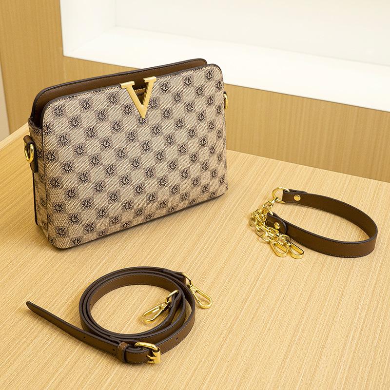 Women's Plaid Tilted Straddle Shell Bag Classic Retro Versatile Printed Bag Light Luxury Large Capacity Shoulder Chain Handbag