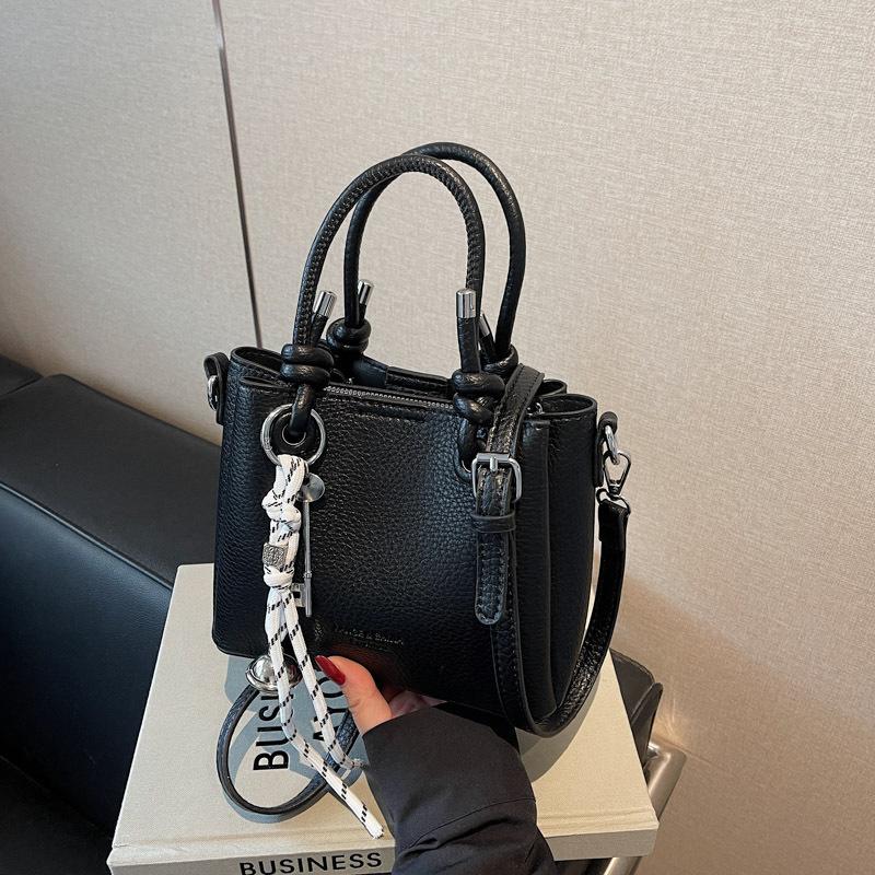 Сумка премиум-класса нишевая женская 2025 новая весна и лето универсальная сумка-мессенджер популярная сумочка сумка-ведро