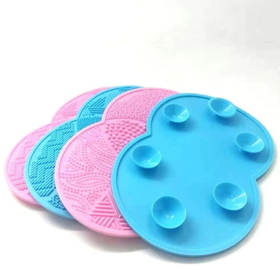 Portable Efficient Makeup Brush Cleaning Mat with Suction Cups, Low-Allergen Double-Sided Round Pad, Reusable Brush Cleaner Pad