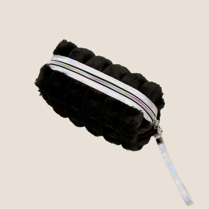 Fashionable Rabbit Fur Drawstring Makeup Bag - Spacious, Plush, High-End Storage