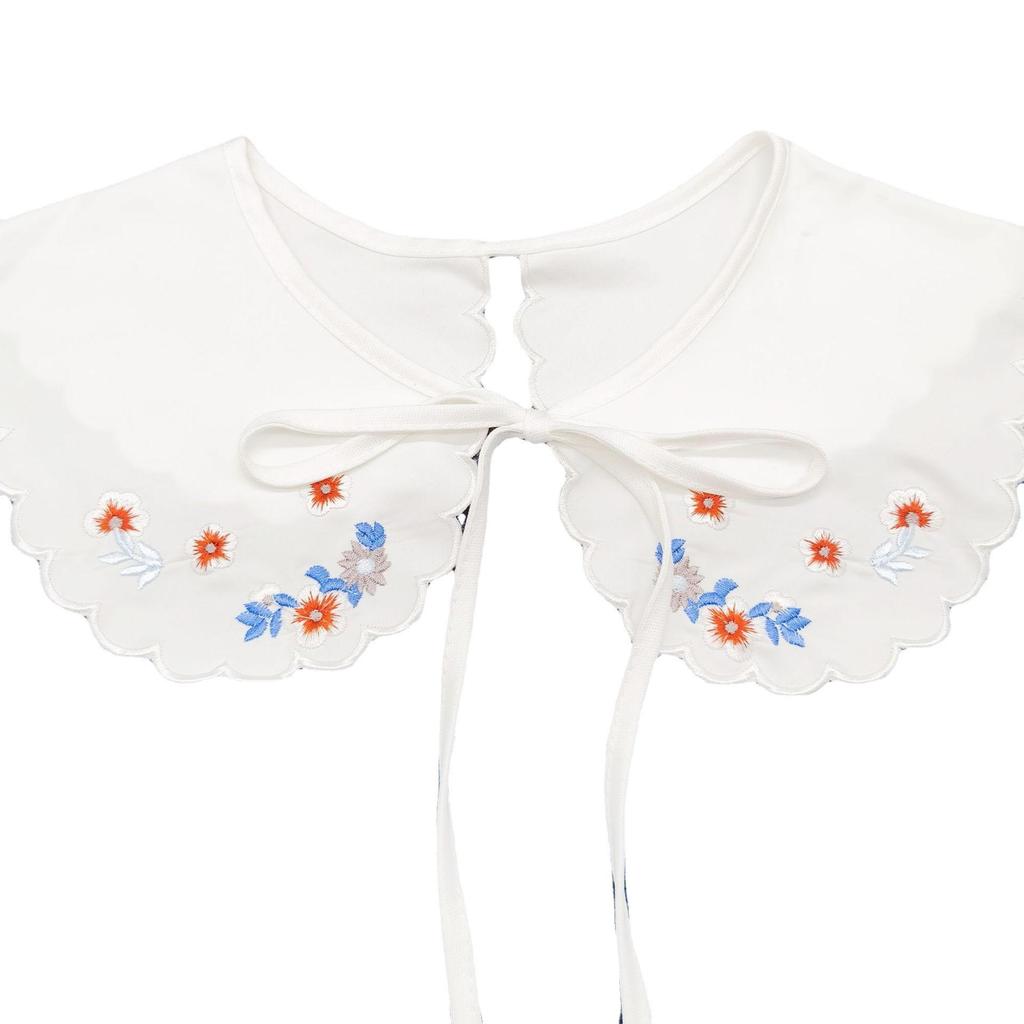 "Autumn/Winter Floral Bow Tie Collar for Women - Trendy Detachable Accessory"