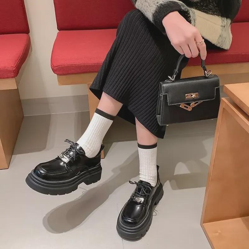 Женские кожаные мокасины в британском стиле 2024 года — толстая подошва, новая мода на весну/осень