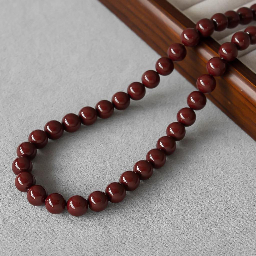 Праздничное красное жемчужное колье на ключицу - Коллекция «Зимний бис»