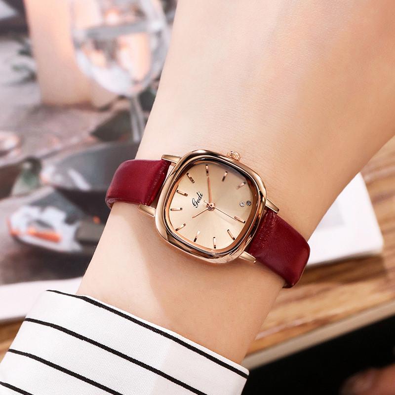Minimalist Womens Watch With Leather Strap For Casual Office Wear