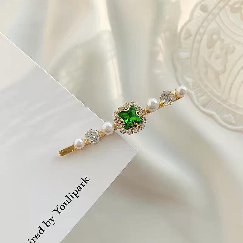 Emerald Rhinestone Retro Hair Clip for Women - Versatile, Elegant One-Word Hairpin for Bangs