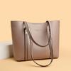 Large-capacity Commuter Tote Bag A Fashionable Single-shoulder Handbag for Women