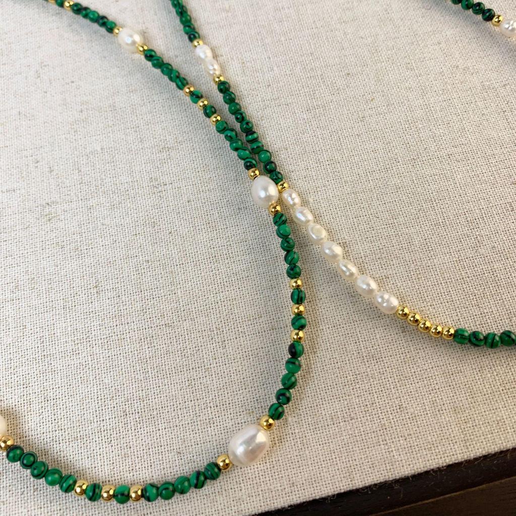 Ожерелье на ключицу из малахита и пресноводного жемчуга в стиле ретро — элегантный дизайн, вдохновленный лесом