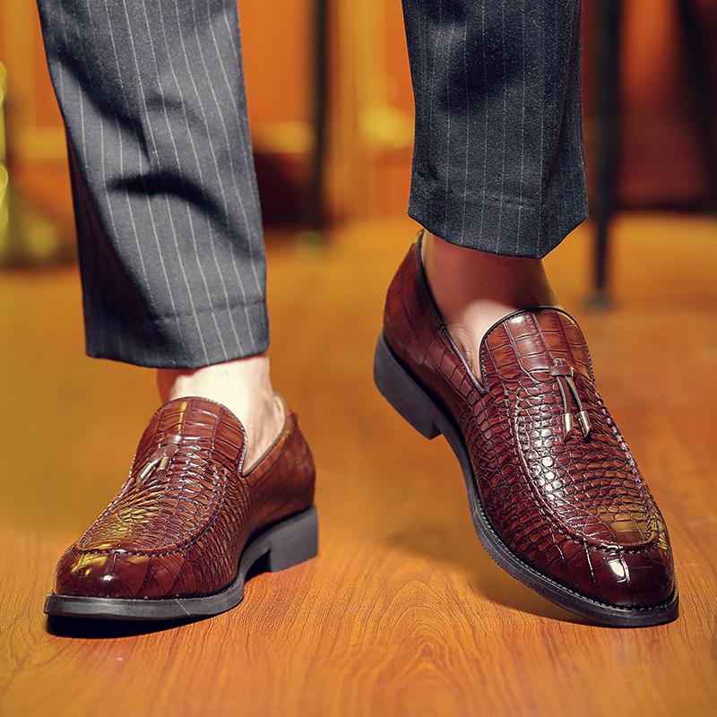Модная удобная обувь для ходьбы для мужчин Свадебная повседневная обувь Стильные мужские лоферы из ПУ Новые балетки Заостренный носок Слипоны Туфли-мокасины