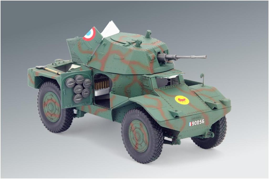 ICM 1/35 Французский бронеавтомобиль Panhard AMD-35 178 Пластиковая модель