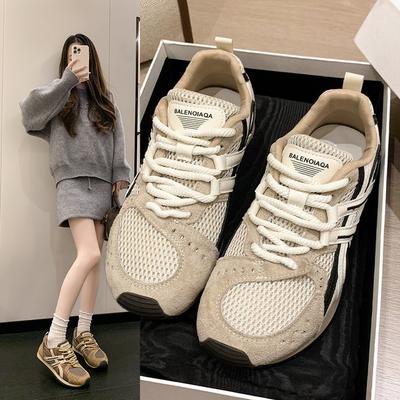 Ретро кожаные кроссовки на толстой подошве в немецком стиле женские 2025 осень новые универсальные дышащие кроссовки Форреста Гампа на мягкой подошве повседневные спортивные кроссовки