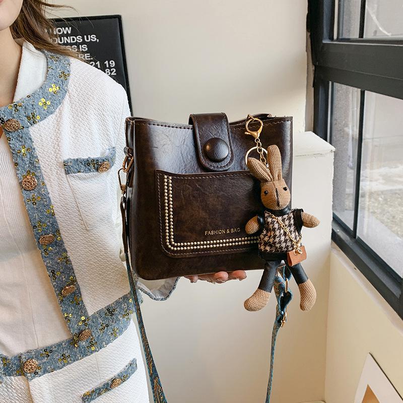 2024 Women's Vintage Korean Wide Strap Bucket Messenger Bag