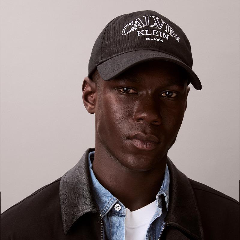 Calvin Klein American trendy casual embroidered letters pure cotton curved brim baseball cap, same style for men and women, couple style 4D5120G-UB1