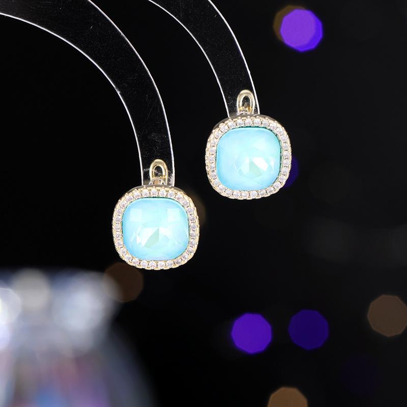 Новый дизайн в стиле легкой роскоши, ретро квадратные серьги с микроинкрустацией, геометрические, для женской моды, элегантные и универсальные серьги