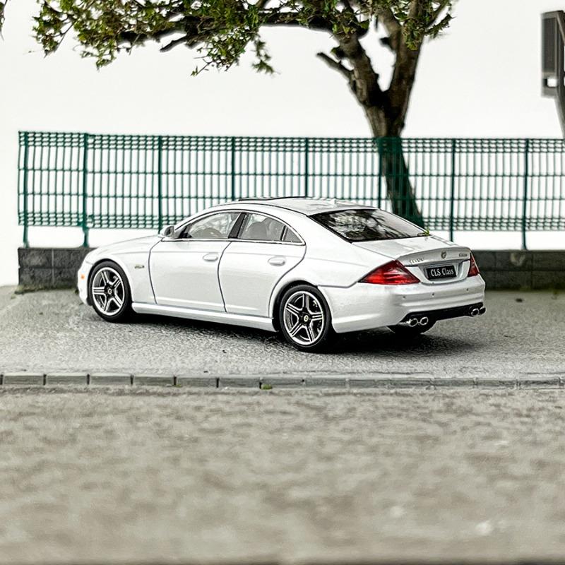 FH Diecast Масштаб 1/64 Mercedes Benz CLS 63 AMG 1 MK1 C219 Металлическая модель автомобиля Игрушки для мальчиков Подарок Коллекция и Декор