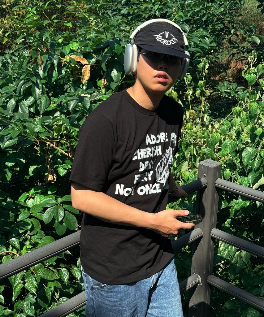 VASROCK Boy Serenade Short Sleeve T-Shirt Midnight
