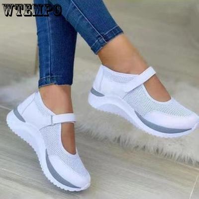 Повседневная обувь. Женские кроссовки весны и лета 2023. Новые кроссовки на танкетке. Кроссовки с сетчатой ​​застежкой и лентой.