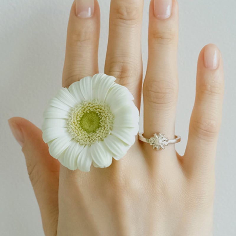 Pinaf Pearl daisy ring