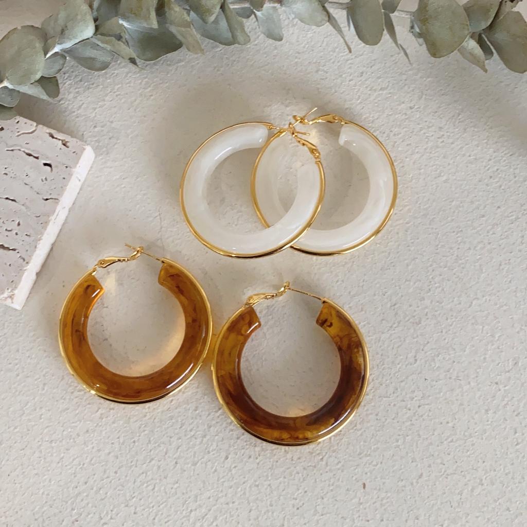 Temperament Large Circle Earrings Women'S Acrylic Retro High-End Stud Earrings Exaggerated Earrings Hipster Versatile Personalized Earrings