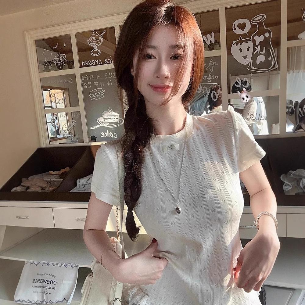 Женская приталенная трикотажная футболка в корейском стиле с оборками и кружевной отделкой