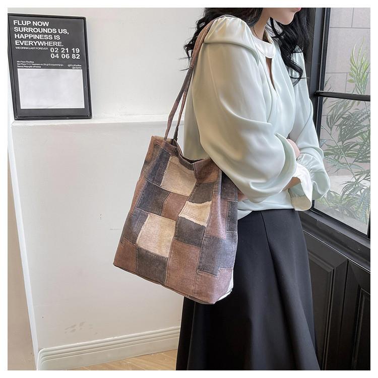 Canvas Tote Bag For Women With Large Capacity And Magnetic Closure For Daily Use