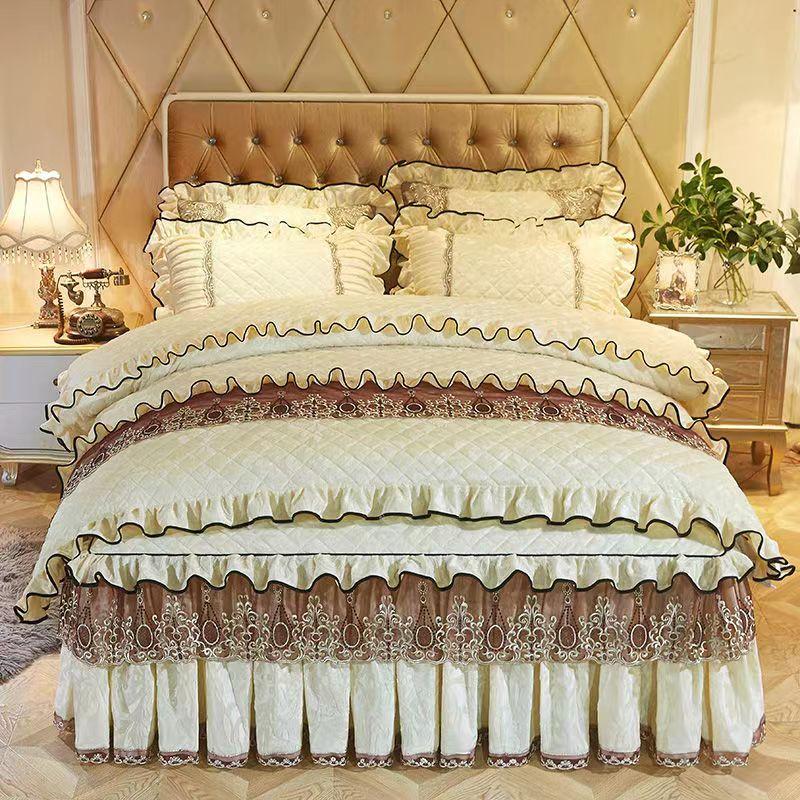 Размер King Size/Queen Size/Twin Size Кружевная утолщенная стеганая юбка-кровать Пододеяльник Наволочка Комплект из четырех предметов Утолщенное теплое постельное белье с вышивкой Высокое качество
