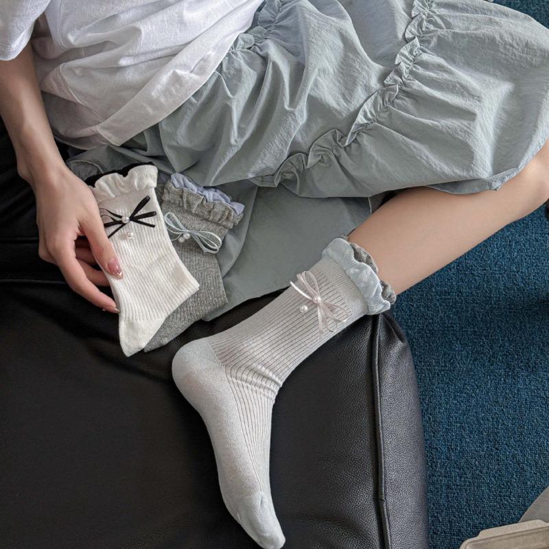 Ladies Spring and Summer Thin Sweet Three Dimensional Flower Solid Color Curled Edge Bow Pile Socks