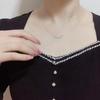 Маленькое V-образное зубчатое бриллиантовое ожерелье для женщин Простое и легкое роскошное ожерелье в модном серебристо-белом цвете, регулируемое для женщин
