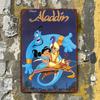 [Подарки на выпускной] Авторизованный Disney 1 шт. Металлическая жестяная табличка Настенное искусство, Тематический изысканный узор Аладдин и принцесса Жасмин и Джинн Жестяная па