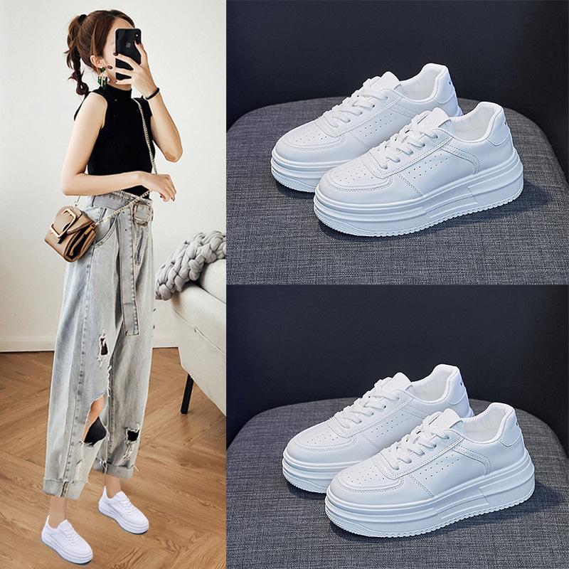 Маленькие белые туфли для женщин на весну, новые универсальные студенческие туфли для женщин, повседневная обувь в корейском стиле на толстой подошве для женщин
