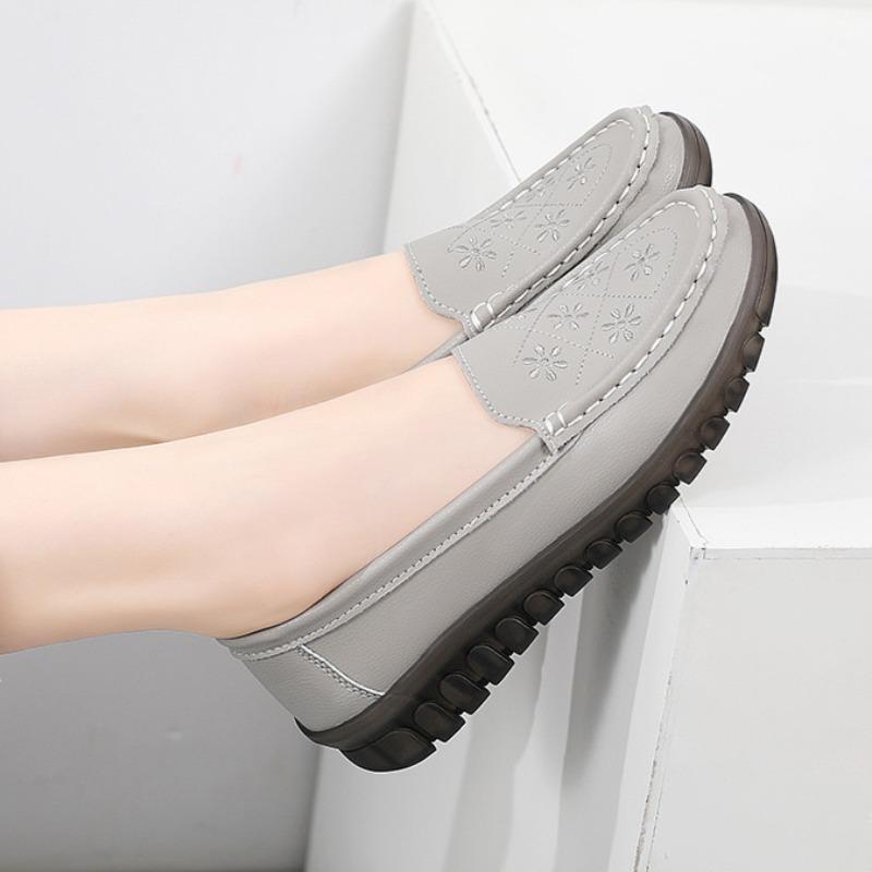 Женская кожаная модная повседневная обувь на мягкой подошве