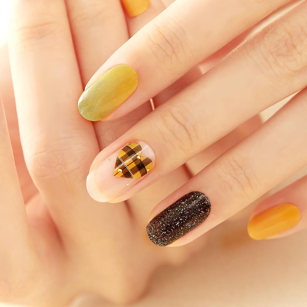 Гламурные наклейки для ногтей с ракушками и глиттером 24 шт. | Самоклеящиеся полоски, Смелый шик, Быстрый 5-минутный маникюр