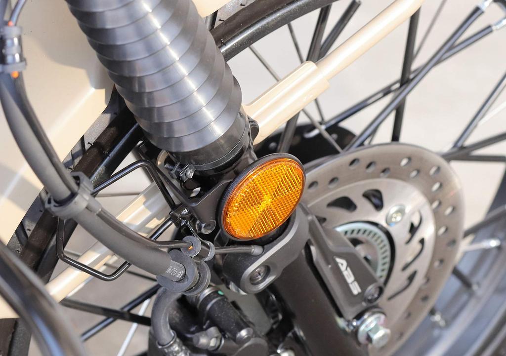 Kijima CT125 Hunter Кабина (Я55/Я65) 305-2153 Мотоциклетные кронштейны Кронштейны для переноса отражателя Левый и правый набор Передние Стальные Черная отделка