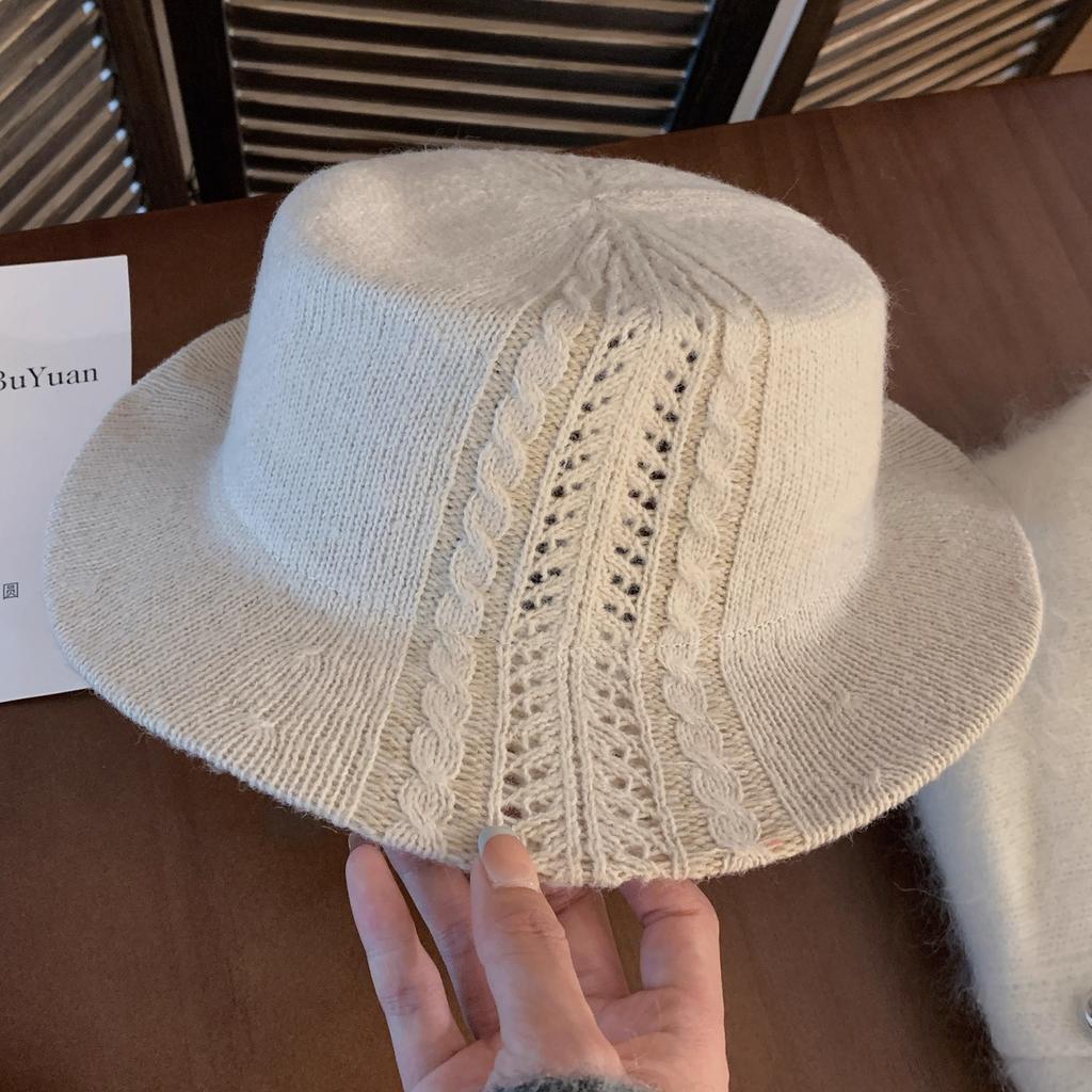 High-quality old money wind wool hollow flat top hat women's high-end knitted top hat shows small temperament in four seasons