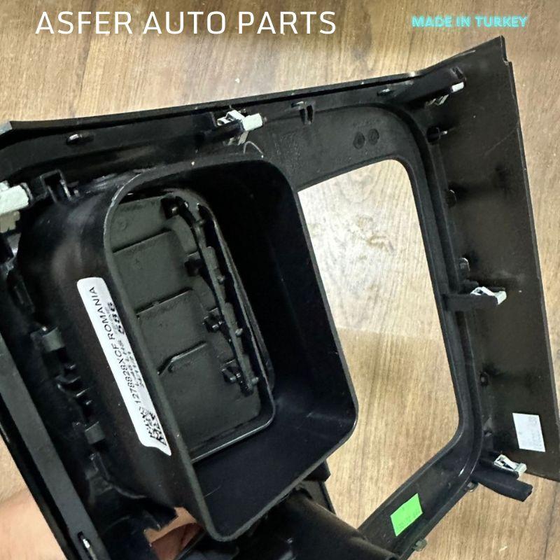 Рамка для автомагнитолы для Renault Logan Mk2 Sandero Mk2 OEM 682601883R