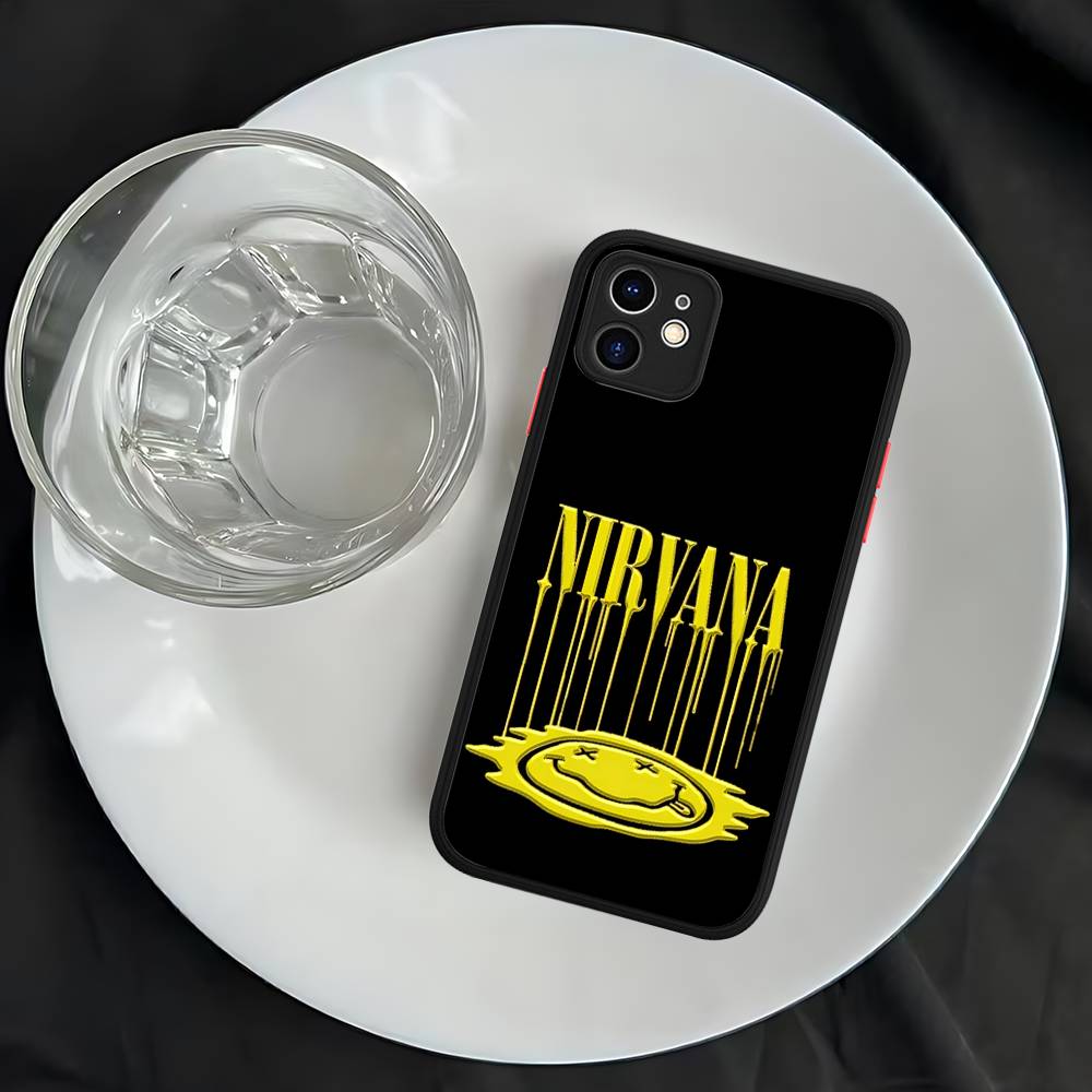 N-Nirvanaes Rock Band For IPhone 16 15 14 11 12 13 Pro Max Plus X XS MAX Matte Soft Back Phone Cover Case