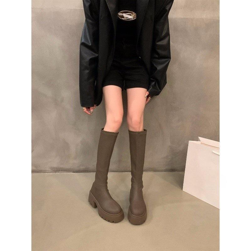 Маленькие узкие длинные рыцарские сапоги на толстой подошве, женская обувь 2025 года, новые бархатные черные сапоги средней высоты