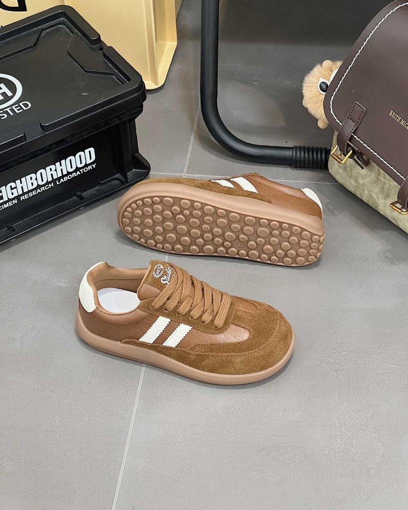 Flat Bottom Non-slip Versatile Moral Training Shoes Women's 2025 New Women's Shoes Children's Popular Soft Sole Light Leisure Not Tired Feet