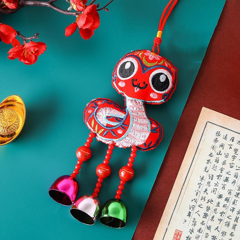 Сумка с ароматом змеи в виде колокольчика с кисточкой для автомобиля, украшения на Новый год и весенний фестиваль