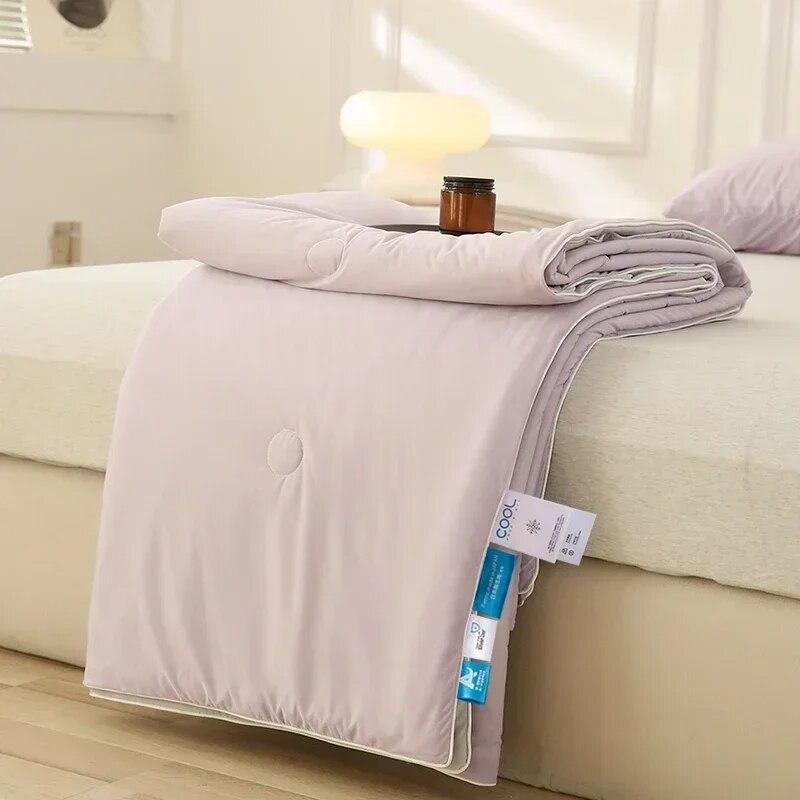 Summer Cooling Blanket Breathable Cool Down Air Condition Quilt Lightweight Summer Comforter with Double Side Cooling Fabric