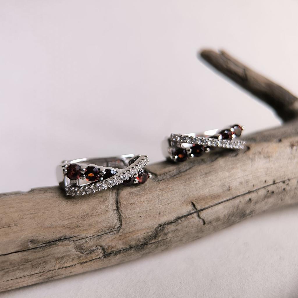 Серебряные серьги с натуральным гранатом 1.556ct, фианитами (2191414)