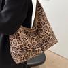 Большая вместительная сумка с леопардовым принтом для женщин. Осенью новая модная сумка через плечо для женщин. Сумка-тоут с леопардовым принтом для женщин.