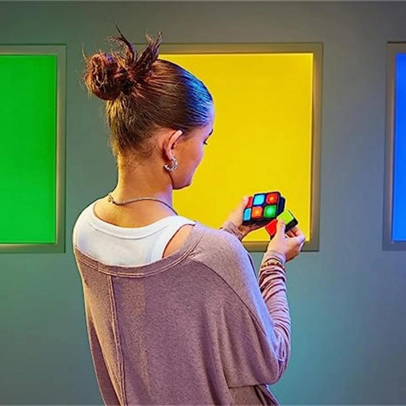 Игра Flipslide, Электронная ручная игра | Переворачивай, двигай и сопоставляй цвета, чтобы победить время - 4 игровых режима - Мультиплеер
